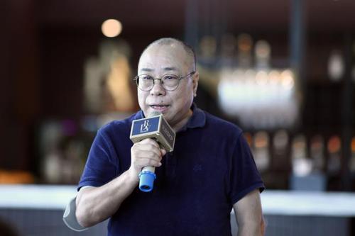 高中毕业证照片要什么色